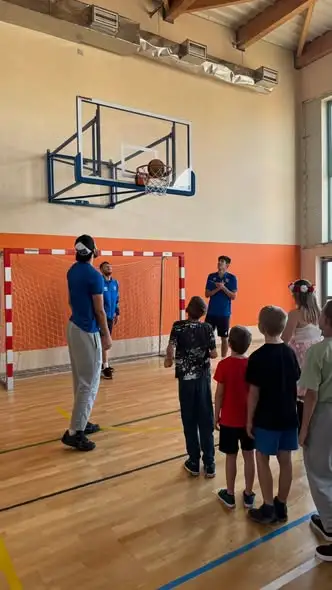Koszykarze MKS Dąbrowa Górnicza zostali trenerami i ambasadorami sportu