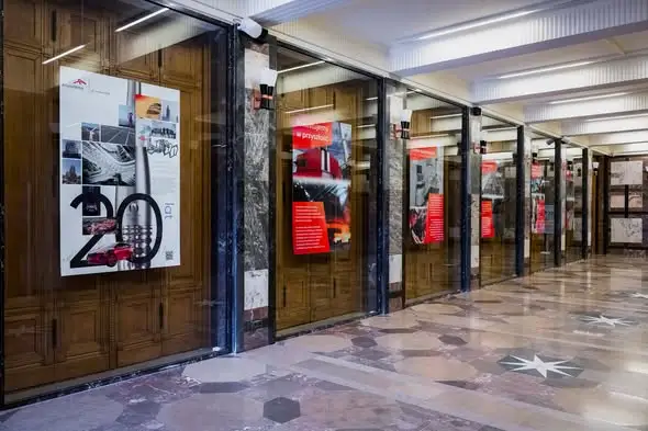 Premiera „Gorączki żelaza” w Pałacu Kultury Zagłębia – spektakl o budowniczych Huty Katowice