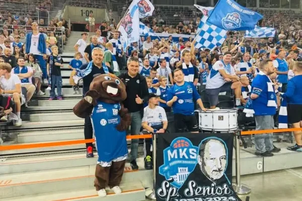 MKS Dąbrowa Górnicza prowadzi w Gliwicach. Kibice dopingują na wyjeździe