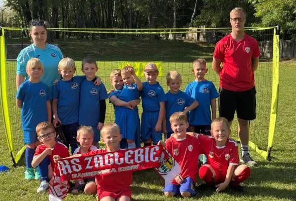 Młodzi piłkarze RKS Zagłębie Dąbrowa Górnicza rozegrali sparing z Supernovą Wojkowice
