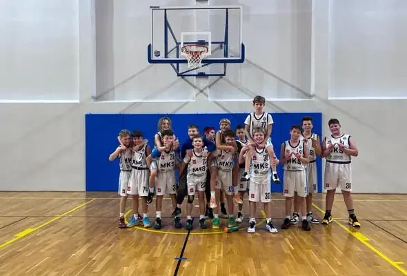 Młodzicy U13 MKS Dąbrowa Górnicza rozgromili AZS Częstochowa 94:24