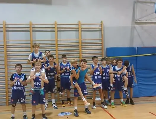 Młodzicy U13 MKS Dąbrowa Górnicza wygrali w Gliwicach po dogrywce