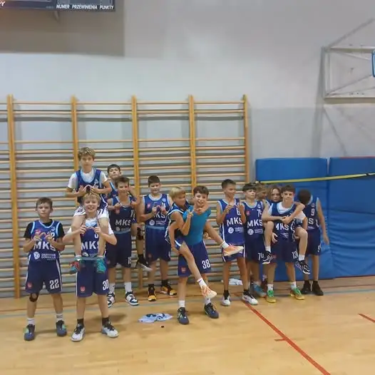 Młodzicy U13 MKS Dąbrowa Górnicza wygrali w Gliwicach po dogrywce