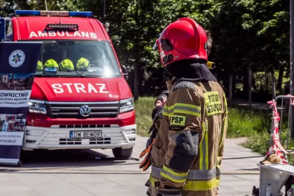 Strażacy z OSP Dąbrowa Górnicza uczyli mieszkańców, jak reagować w kryzysie